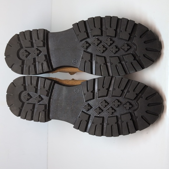 Danassa lugged sole Chelsea suede boots women's size 6.5 EU 37 - Picture 5 of 16